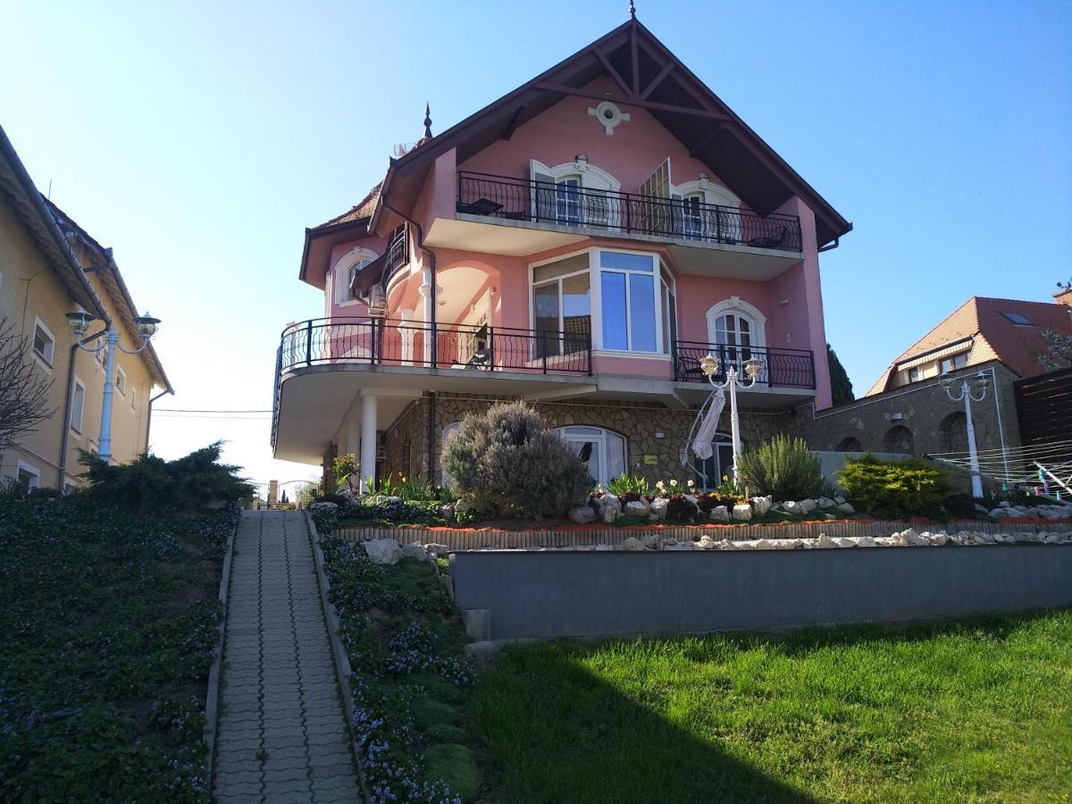 Manor Villa Hévíz Exteriör bild