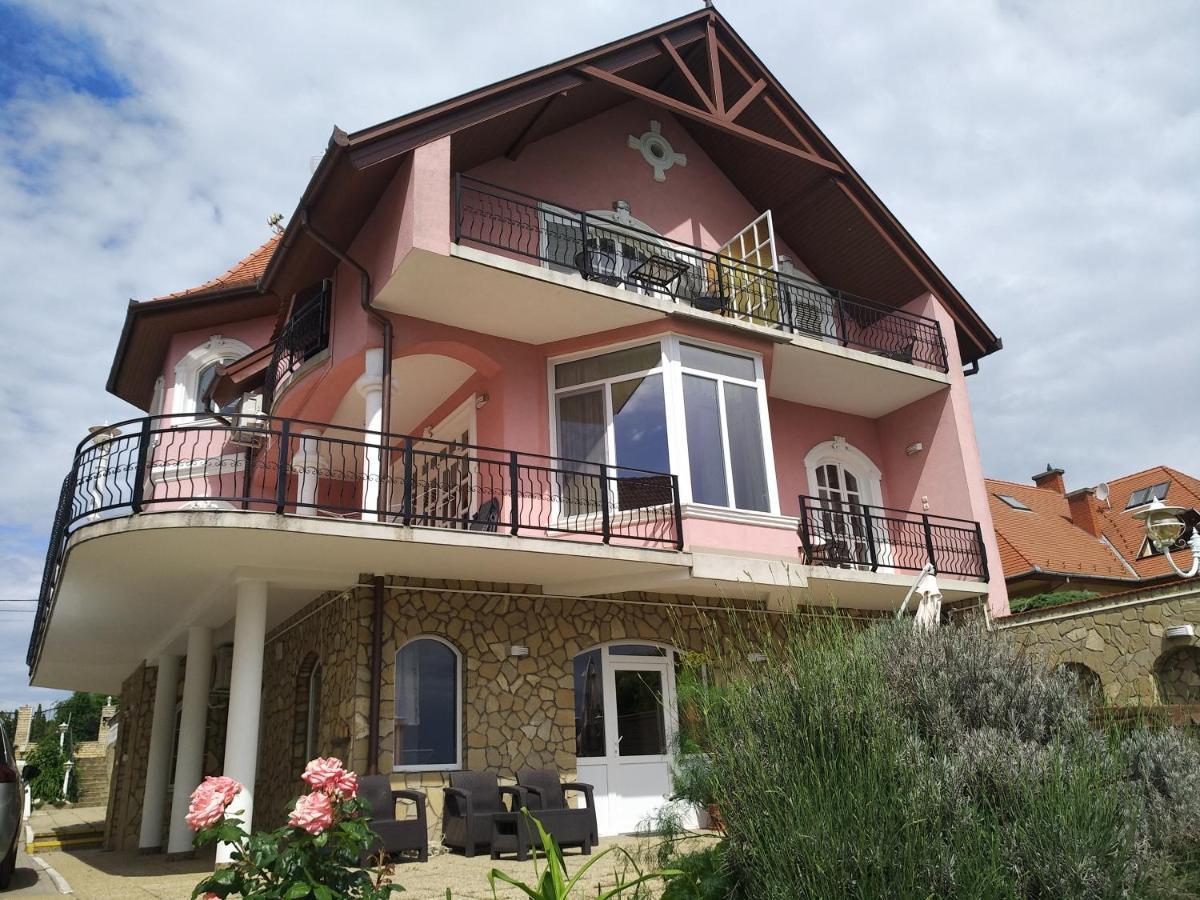 Manor Villa Hévíz Exteriör bild
