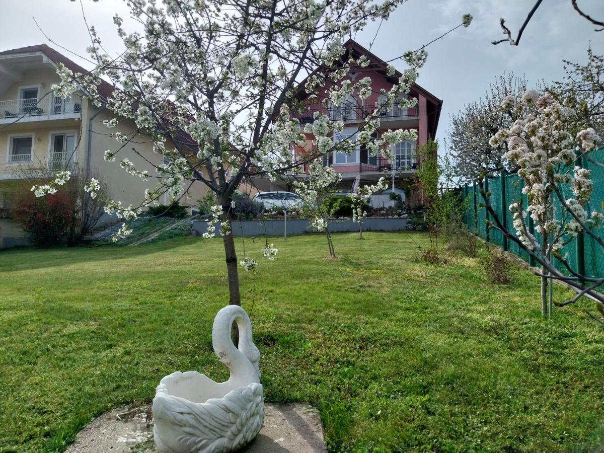 Manor Villa Hévíz Exteriör bild